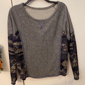 Thin long sleeve sweater